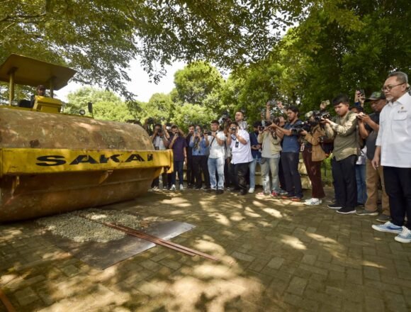 Foto: Pemusnahan Barang Impor Yang Tidak Sesuai Ketentuan