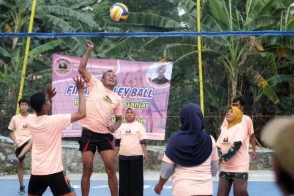 Relawan Mak Ganjar Gelar Pertandingan Bola Voli di Cilegon