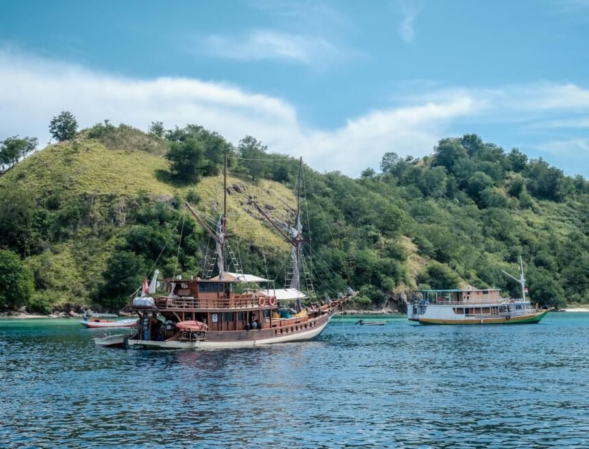 Imbas Tenggelamnya Kapal Wisata KLM Teman Baik, Prosedur Standar Kapal Wisata di Labuan Bajo Segera Disusun