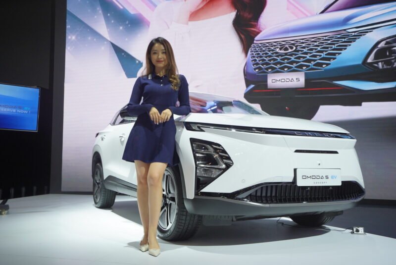 Gunakan OMODA 5, Natasha Wilona: Mendukung Gaya Hidup Premium, Fashionable dan Aman