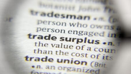 Neraca Perdagangan Indonesia Surplus di Juli 2023