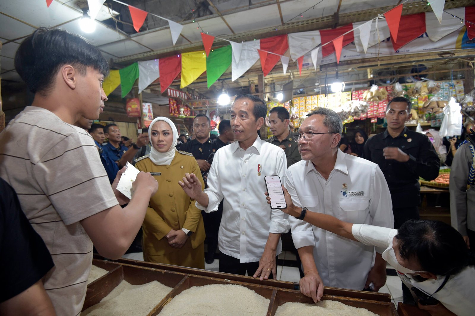 Operasi Pasar Turunkan Harga Beras, Stok Aman Sampai Januari 2024