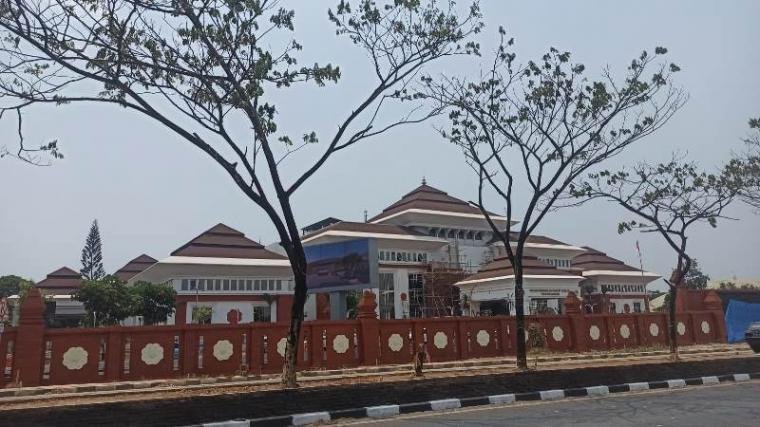 Mirip Bangunan Kesultanan Kenari, Renovasi Gedung DPRD Banten Hampir Selesai