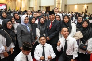 Serahkan SK PPPK bagi 489 guru, Pj Gubernur Banten: Sudah mengabdi 4-13 tahun