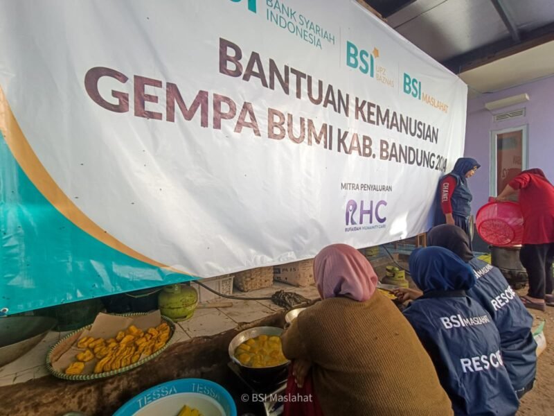 BSI Maslahat dan BSI berikan bantuan gempa di Bandung sebanyak 1500 paket makanan
