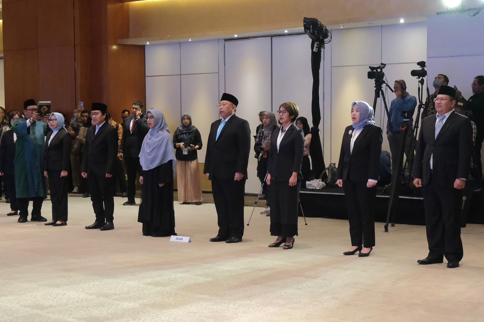Lantik 7 pejabat tinggi madya, Menteri Riefky mau profesionalitas dan integritas menjadi budaya Lantik 7 pejabat tinggi madya, Menteri Riefky mau profesionalitas dan integritas menjadi budaya