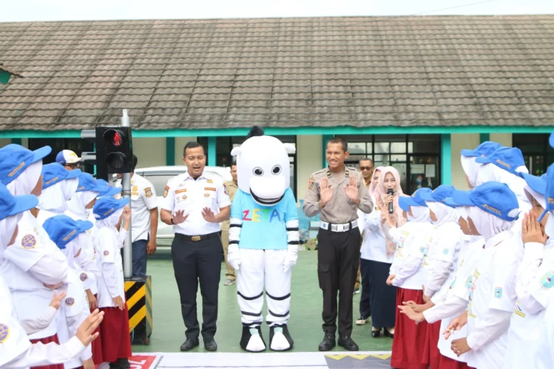 Dishub Bersama Polres Tangerang Selatan Kenalkan Keselamatan Lalu Lintas ke Anak SD dan TK