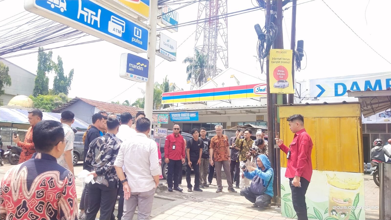 Biar Tata Kota Lebih Rapi, Pemkot Serang Bersama Telkom dan PLN Tertibkan Kabel Semrawut