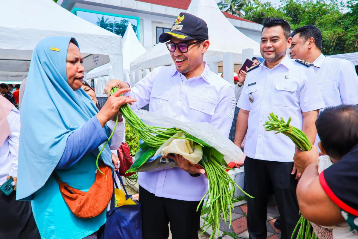 Bazar Murah Ramadan di Setu, Wakil Wali Kota Tangsel Pilar Saga Ichsan: Ringankan Beban Masyarakat