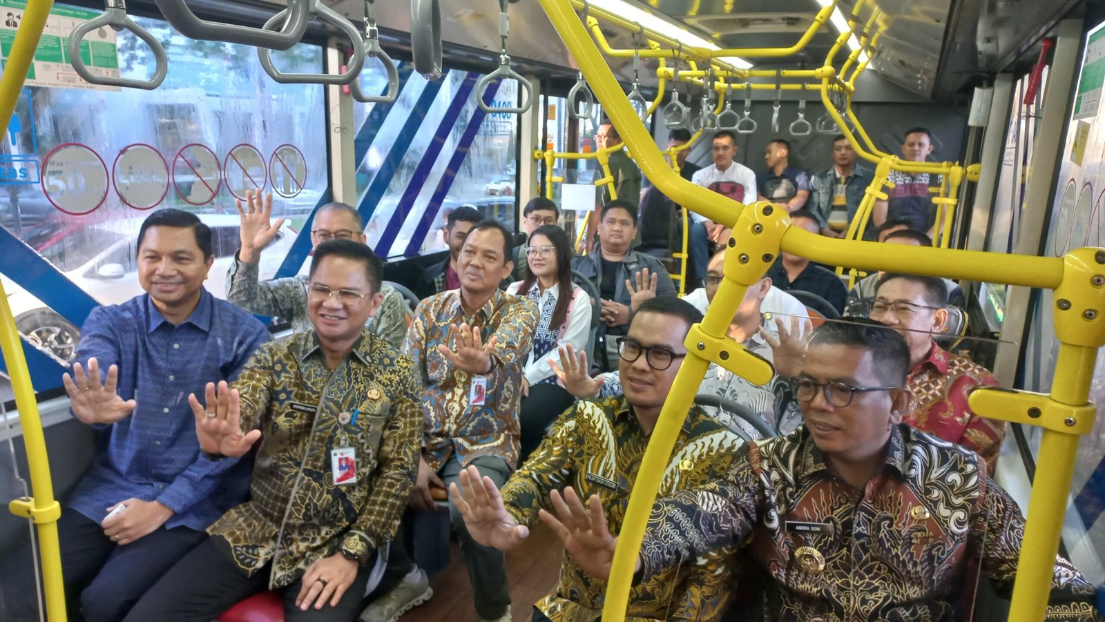 Perkuat Konektivitas Antarwilayah, Gubernur Banten Lepas Perdana Bus Transjabodetabek Blok M–Alam Sutera Perkuat Konektivitas Antarwilayah, Gubernur Banten Lepas Perdana Bus Transjabodetabek Blok M–Alam Sutera