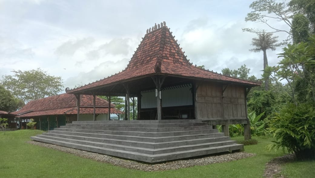 Kampung Joglo Tanjung Lesung, Tempat Pelestari Budaya di Ujung Barat Pulau Jawa Kampung Joglo Tanjung Lesung, Tempat Pelestari Budaya di Ujung Barat Pulau Jawa