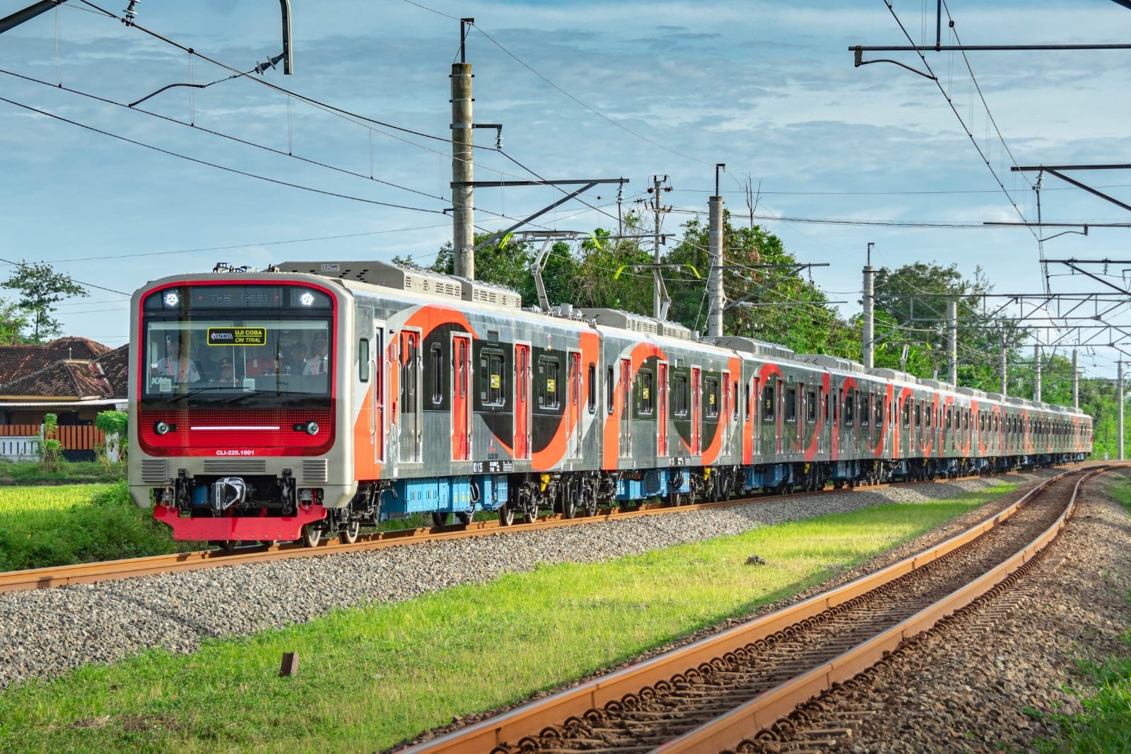 KRL Buatan Dalam Negeri Tiba di Jakarta, KAI Commuter Siap Lakukan Uji Dinamis KRL Buatan Dalam Negeri Tiba di Jakarta, KAI Commuter Siap Lakukan Uji Dinamis