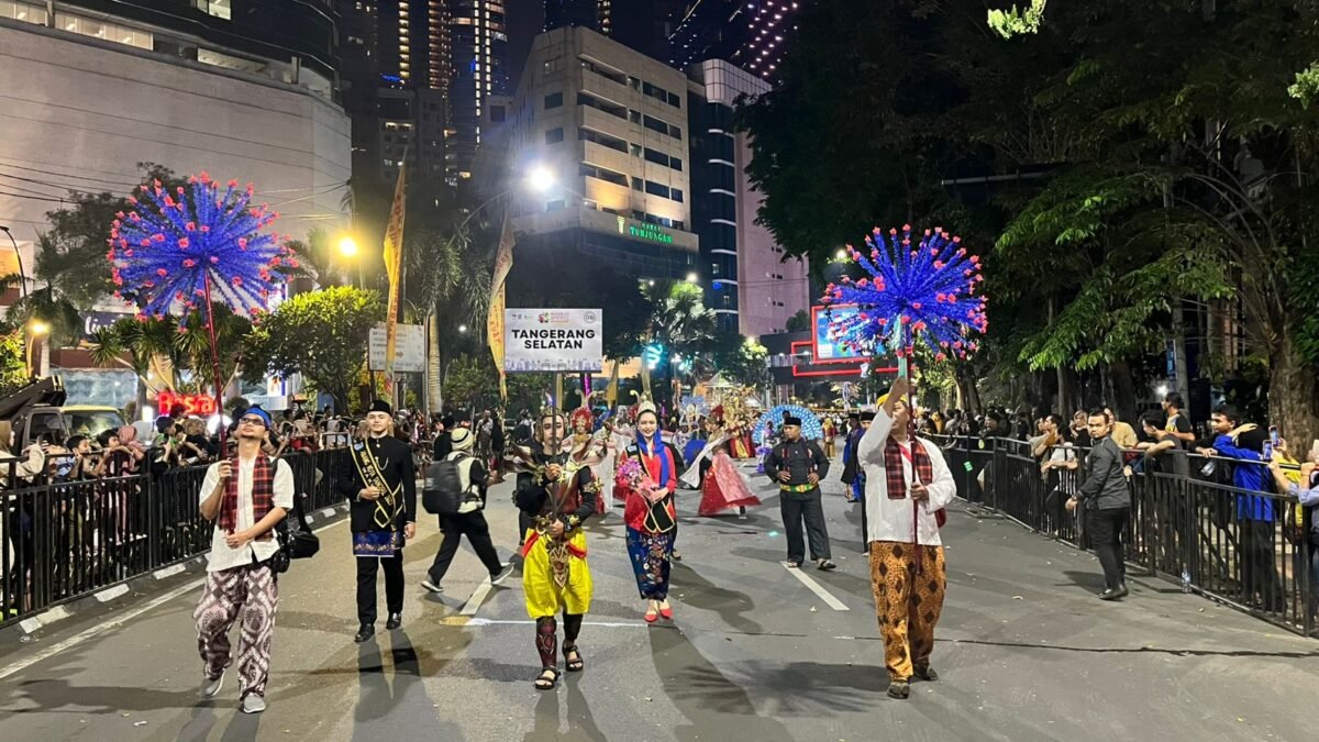 Anggrek dan Inovasi Busana Daur Ulang, Penampilan Tangsel Curi Perhatian di Karnaval Budaya APEKSI VII
