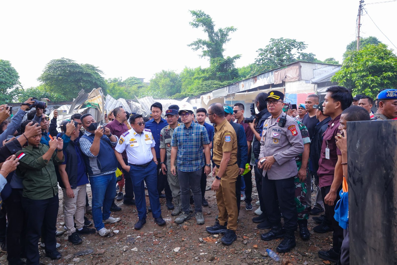 Wakil Wali Kota Tangerang Selatan Pilar Saga IchsanTertibkan Penyalahgunaan Fungsi Kawasan Roxy Ciputat