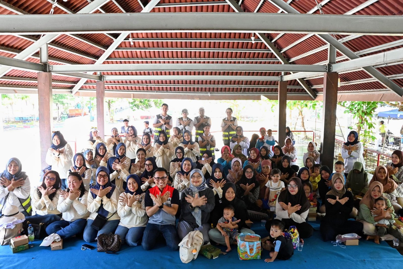 Sinergi One Pertamina untuk Ibu dan Anak, Siapkan Masa Depan Lebih Sehat dan Terlindungi Sinergi One Pertamina untuk Ibu dan Anak, Siapkan Masa Depan Lebih Sehat dan Terlindungi