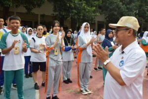 Murid SMA 3 Tangsel Gembira Bertemu Mendikdasmen Saat Masa Pengenalan Lingkungan Satuan Pendidikan (MPLS)