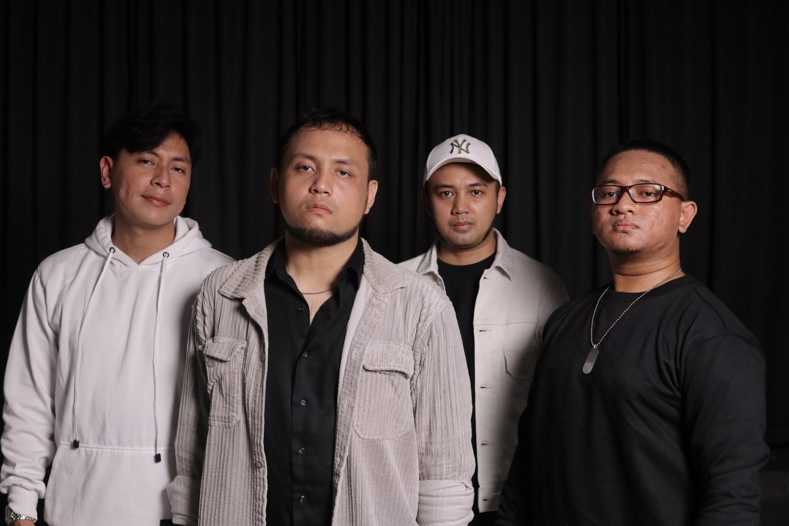 VITANOVA Rilis Single “Pada Langit”, Kisah Cinta Virtual yang Disatukan Jalur Takdir VITANOVA Rilis Single “Pada Langit”, Kisah Cinta Virtual yang Disatukan Jalur Takdir