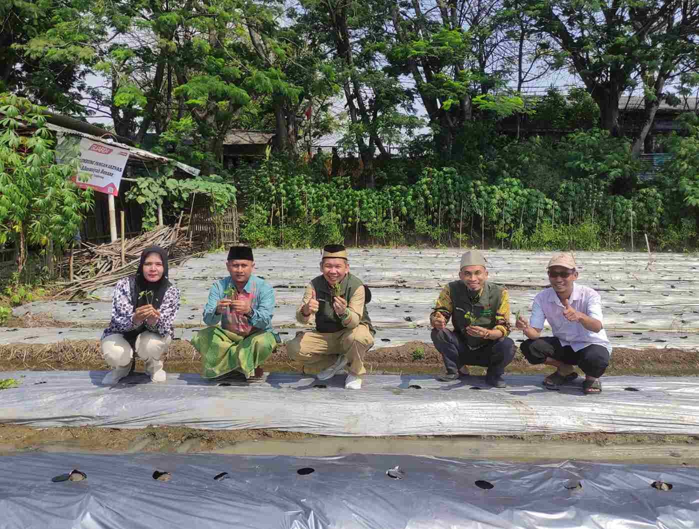 BAZNAS Resmikan Lumbung Pangan di Teluknaga Tangerang untuk Perkuat Ketahanan Pangan Mustahik BAZNAS Resmikan Lumbung Pangan di Teluknaga Tangerang untuk Perkuat Ketahanan Pangan Mustahik