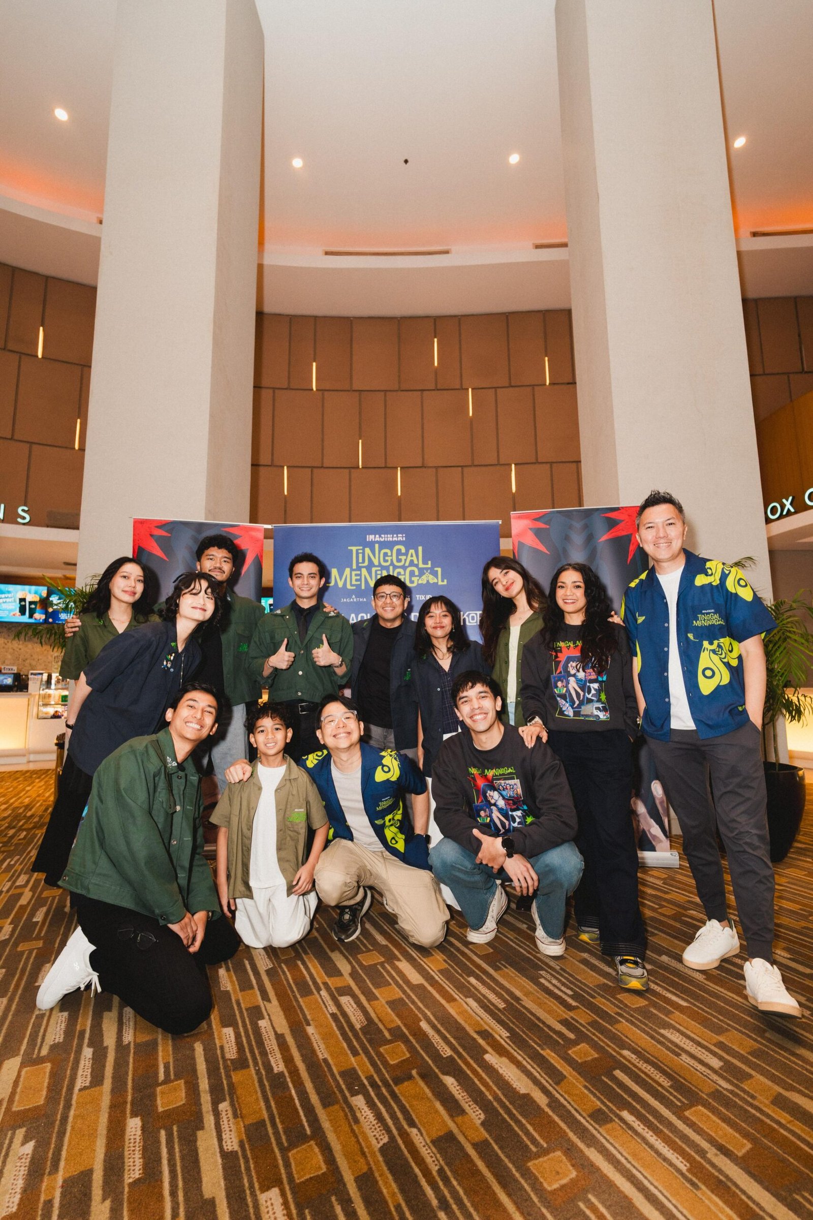 Unik Seperti Filmnya, Jumpa Pers Tinggal Meninggal Justru Jadi Ajang Para Crew & Cast Mewawancarai Media