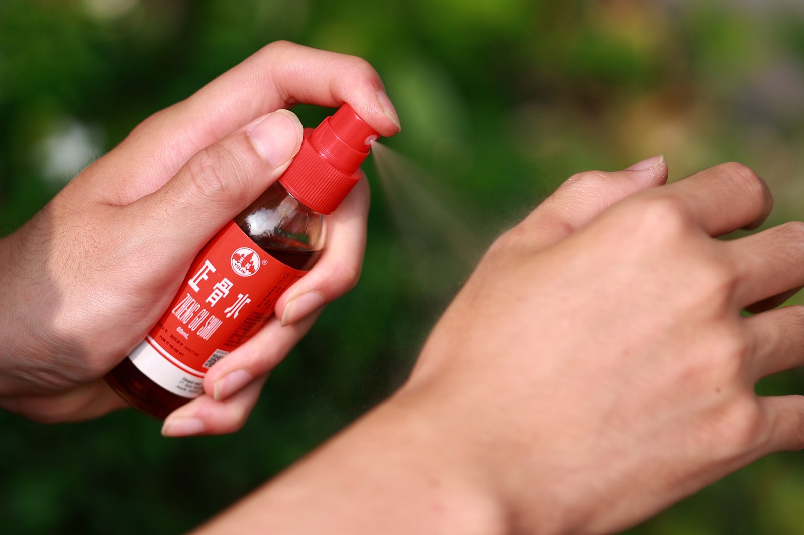 Obat Gosok Legendaris Asal Tiongkok, Yulin Zheng Gu Shui Kini Hadir untuk Gaya Hidup Aktif Obat Gosok Legendaris Asal Tiongkok, Yulin Zheng Gu Shui Kini Hadir untuk Gaya Hidup Aktif