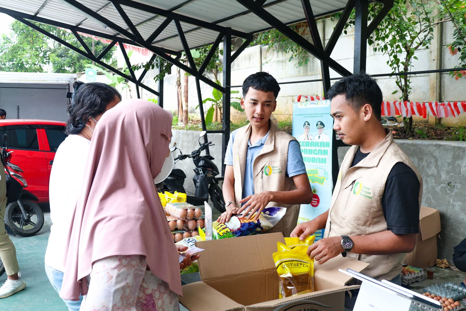 Gerakan Pangan Murah Babakan dan Ciater Hadirkan Sembako Murah untuk Warga Gerakan Pangan Murah Babakan dan Ciater Hadirkan Sembako Murah untuk Warga