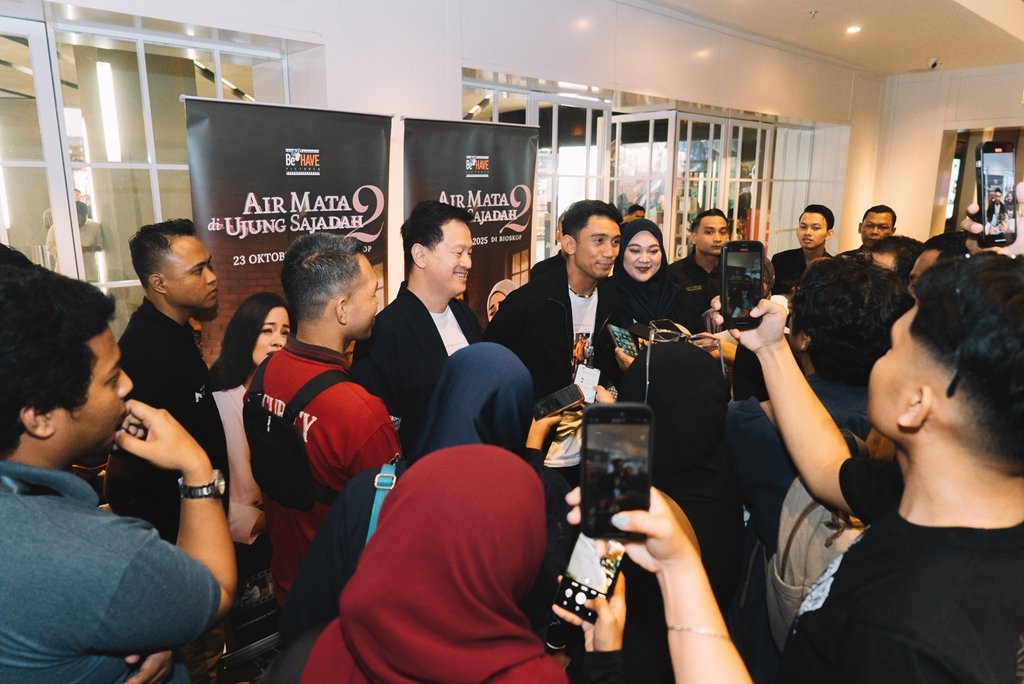 Makassar Jadi Saksi Kehangatan Air Mata di Ujung Sajadah 2 Makassar Jadi Saksi Kehangatan Air Mata di Ujung Sajadah 2