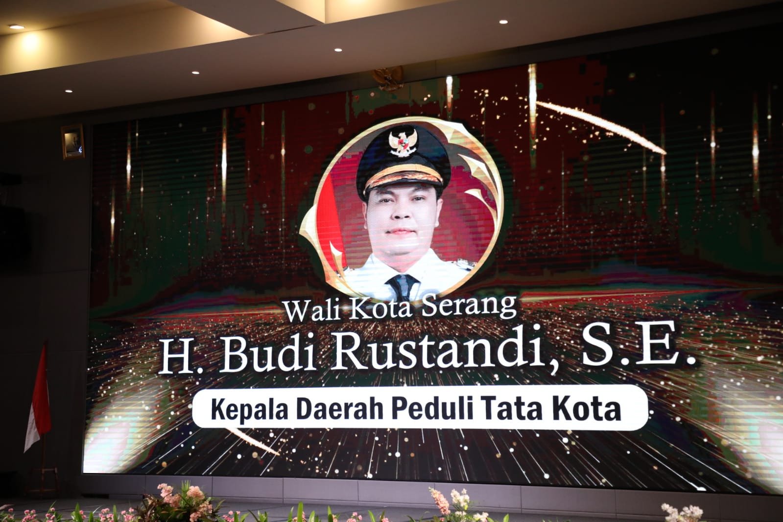 Wali Kota Serang Budi Rustandi Raih Penghargaan Kepala Daerah Peduli Tata Kota Wali Kota Serang Budi Rustandi Raih Penghargaan Kepala Daerah Peduli Tata Kota