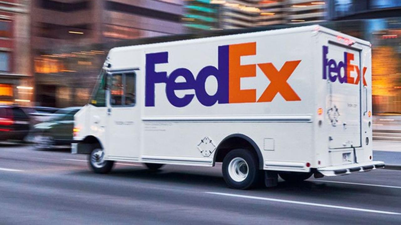 Survei FedEx: Desember Jadi Momentum Belanja Liburan bagi 44% Konsumen Indonesia Survei FedEx: Desember Jadi Momentum Belanja Liburan bagi 44% Konsumen Indonesia