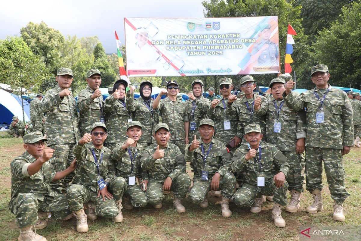 Kepala Desa Purwakarta Mengikuti Retret