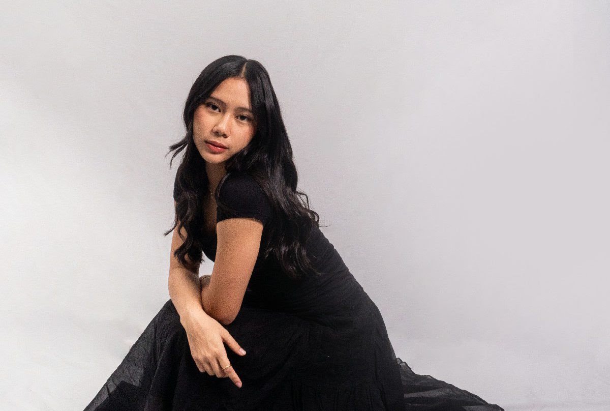 NAOMI AAIRA Debut Dengan Single “Belum Siap Dewasa” NAOMI AAIRA Debut Dengan Single “Belum Siap Dewasa”
