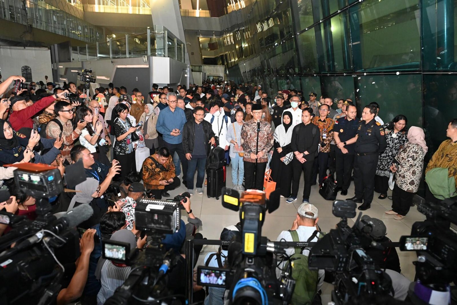 Kloter Pertama WNI dari Iran Tiba di Soekarno-Hatta, Banten