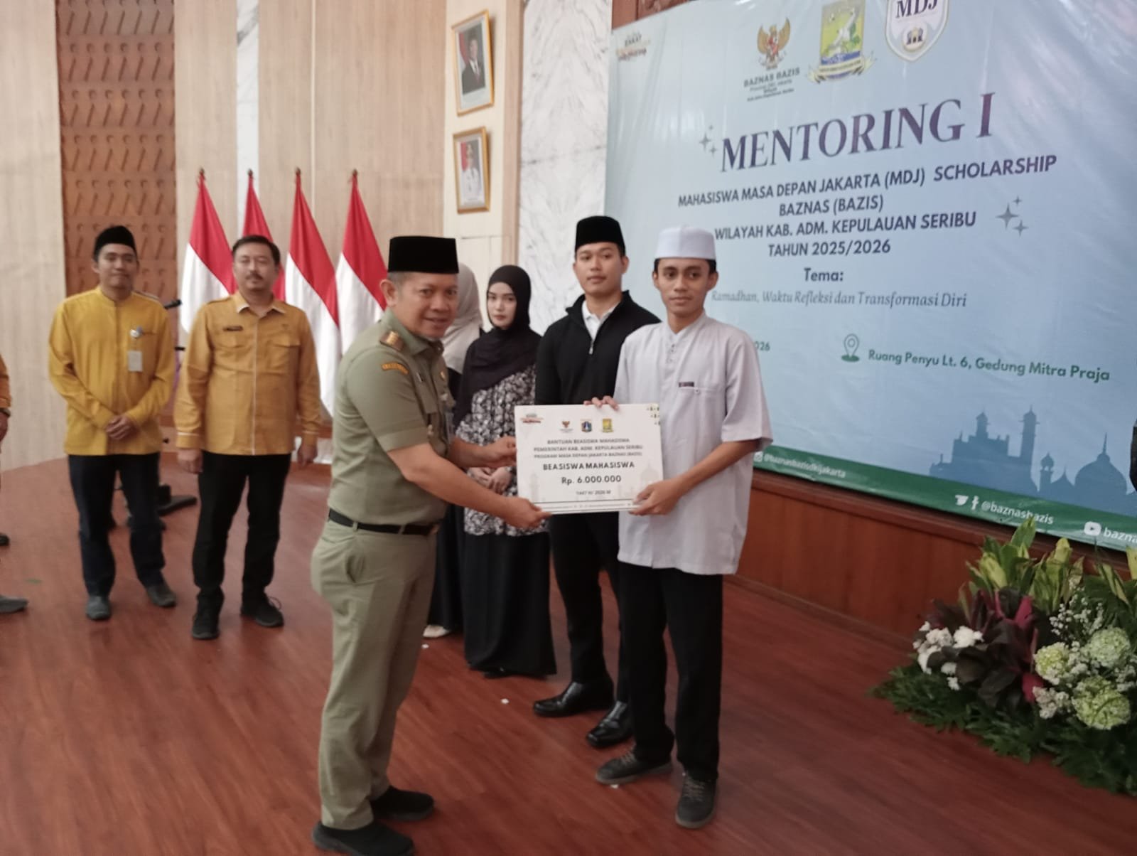 Baznas Bazis Beri Beasiswa 100 Mahasiswa Kabupaten Kepulauan Seribu