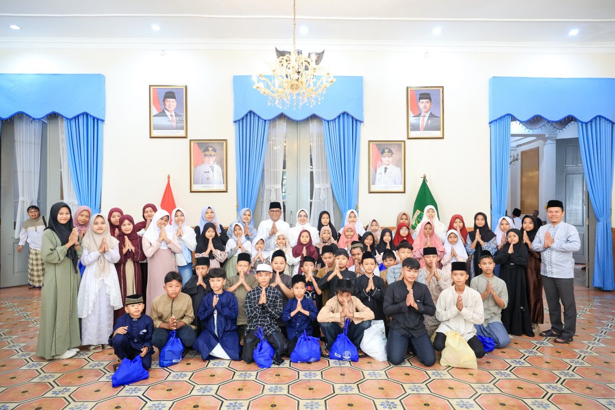Yatim Piatu dan Duafa Rayakan Lebaran Bersama Gubernur Andra Soni