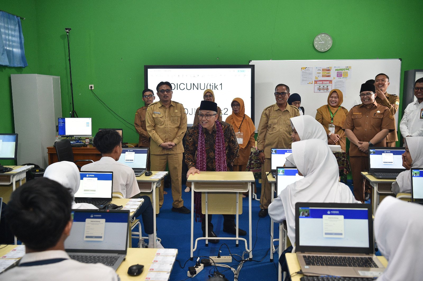 Ujian TKA di Serang Sukses Digelar, Nihil Gangguan Teknis Ujian TKA di Serang Sukses Digelar, Nihil Gangguan Teknis