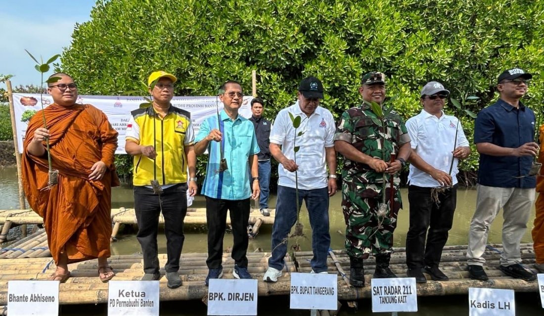 Majelis Agama Buddha Theravada Indonesia (MAGABUDHI) se-Provinsi Banten Tanam 1.050 Mangrove