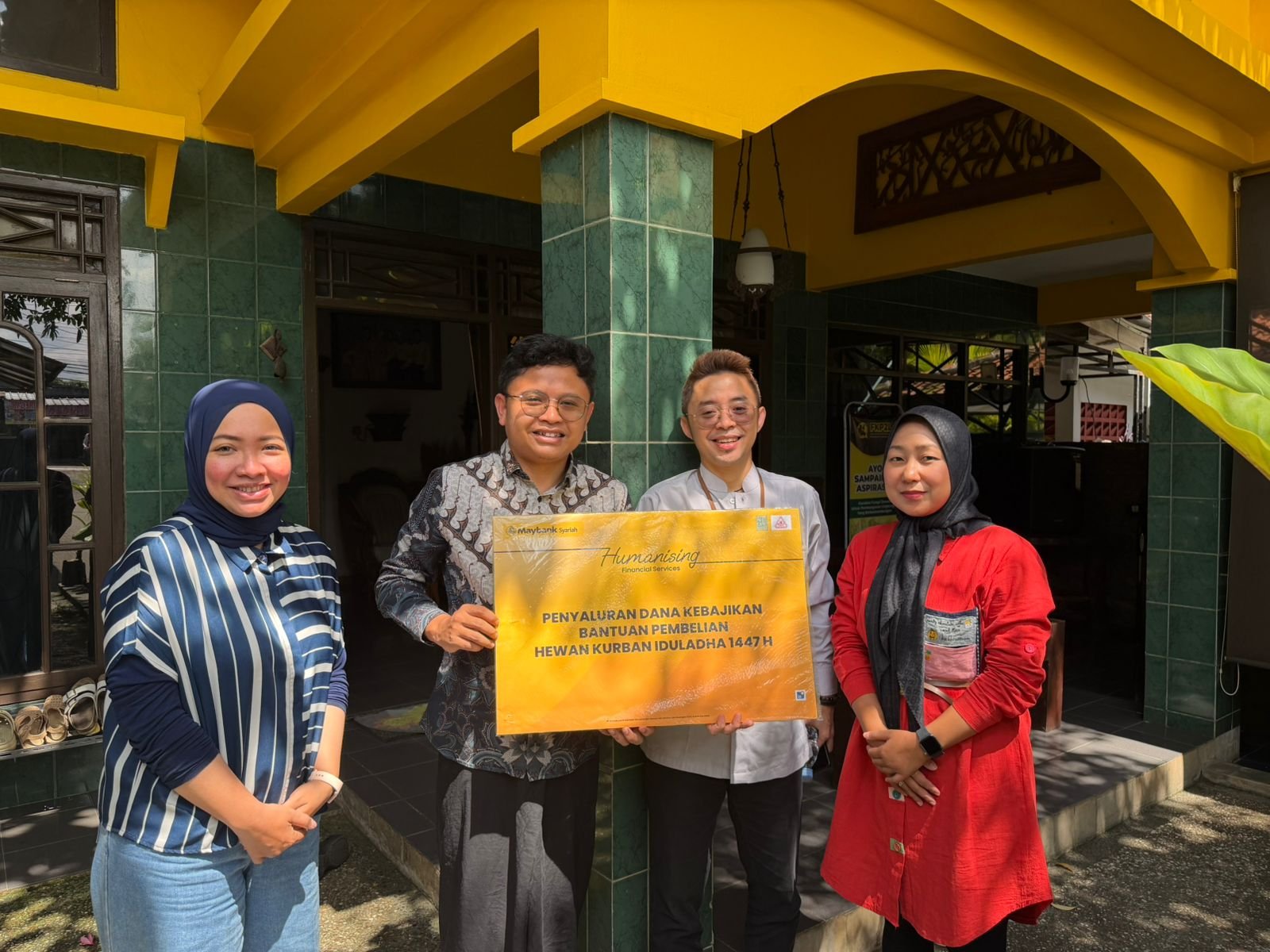 Maybank Indonesia Salurkan Hewan Kurban di Seluruh Tanah Air Termasuk ke Tangerang