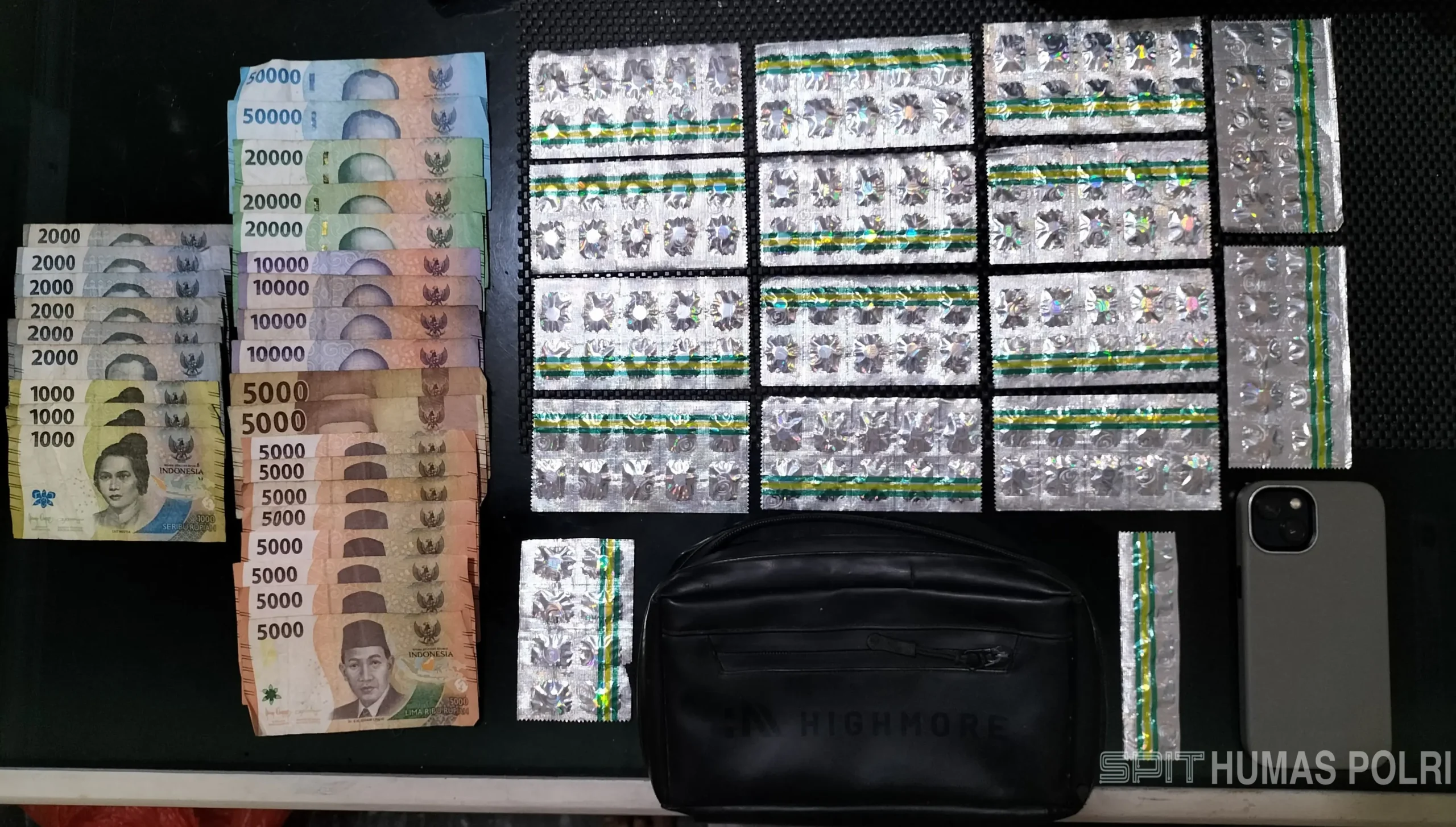 Warung Kelontong di Tangerang Jadi Tempat Edar Obat Terlarang, Ratusan Tramadol Disita Warung Kelontong di Tangerang Jadi Tempat Edar Obat Terlarang, Ratusan Tramadol Disita