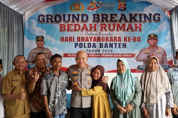 Polda Banten Bedah Rumah Warga dalam Rangka Hari Bhayangkara ke-80 Polda Banten Bedah Rumah Warga dalam Rangka Hari Bhayangkara ke-80