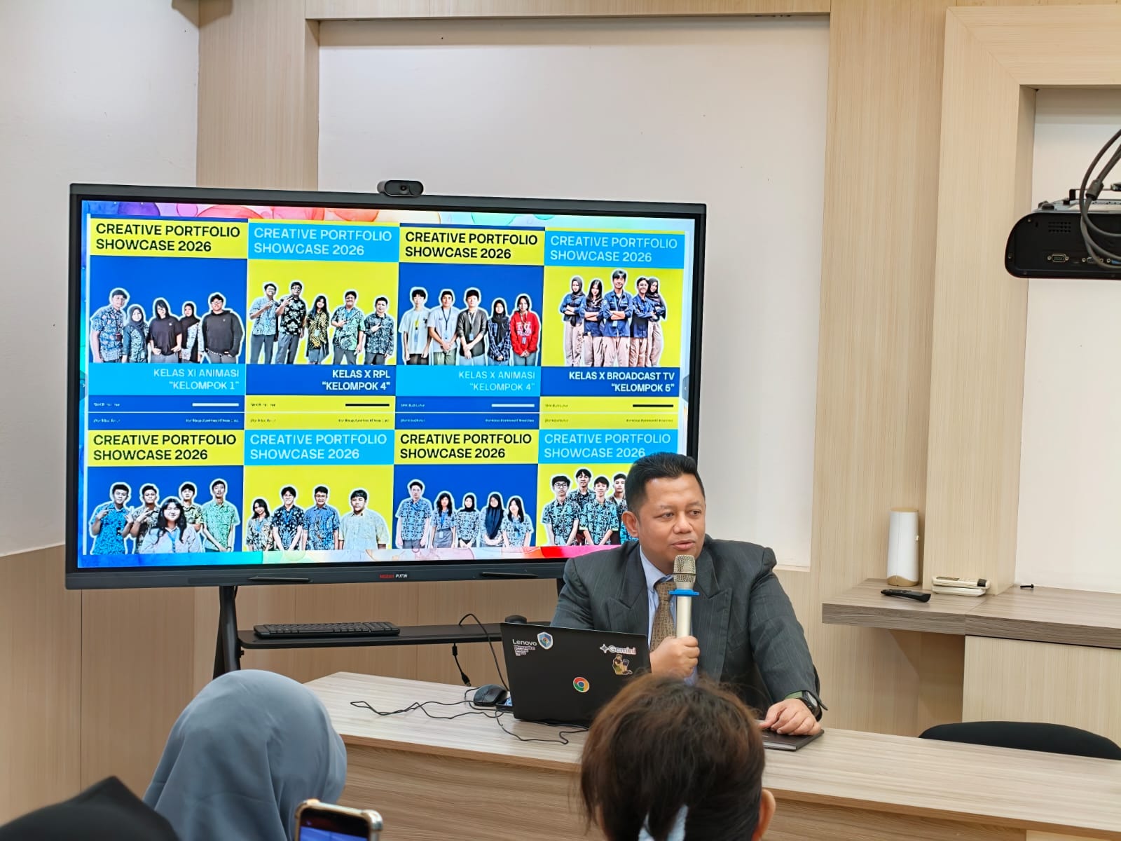 Creative Portfolio Showcase, Inovasi Kegiatan Pengganti Ujian Tertulis yang Kreatif dari SMK Budi Luhur Creative Portfolio Showcase, Inovasi Kegiatan Pengganti Ujian Tertulis yang Kreatif dari SMK Budi Luhur