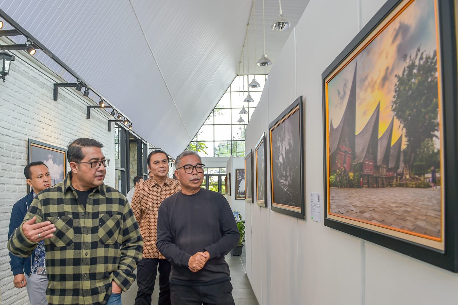 Pameran Foto Toba Heritage Dorong Ekosistem Fotografi Daerah Naik Kelas Pameran Foto Toba Heritage Dorong Ekosistem Fotografi Daerah Naik Kelas